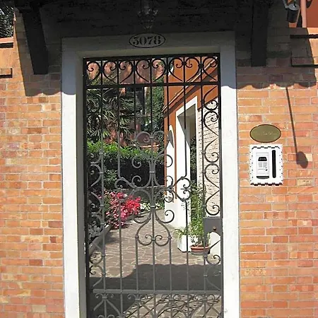 לינה וארוחת בוקר Ca' San Rocco 4*